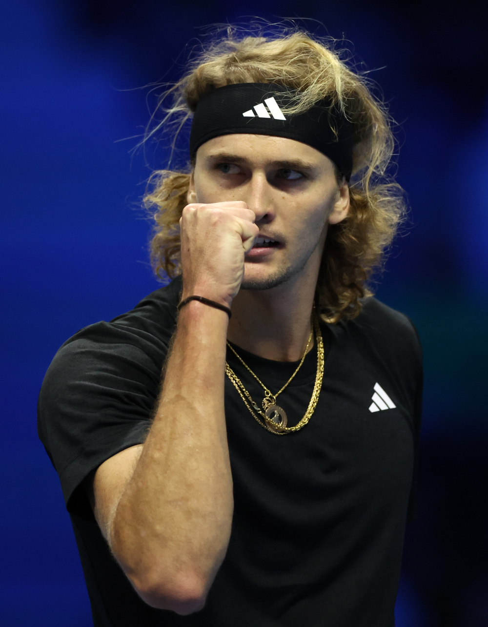 法网完胜ATP总决赛,兹维列夫扛起全队 法网完胜ATP总决赛,兹维列夫扛起全队