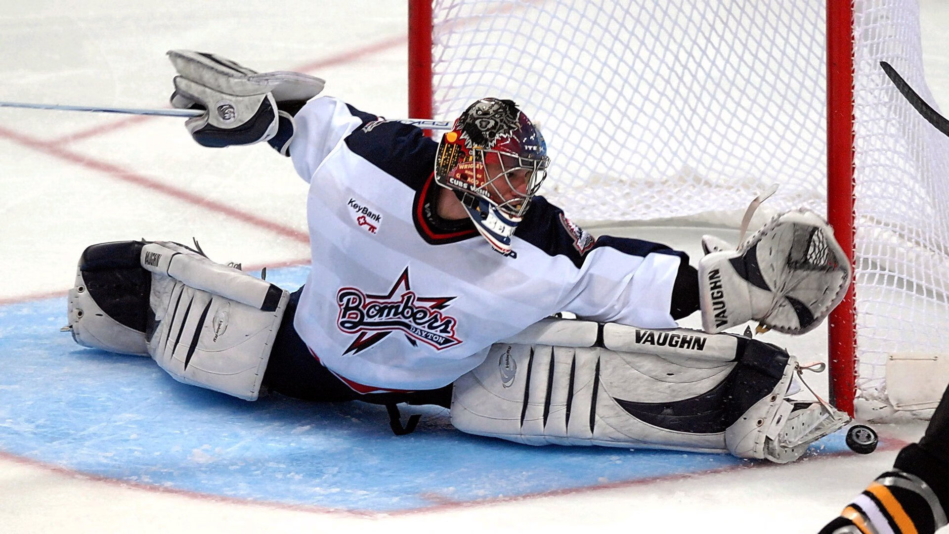 福克斯爆发撕裂防线，广东队最后时刻绝杀老鹰的战术博弈