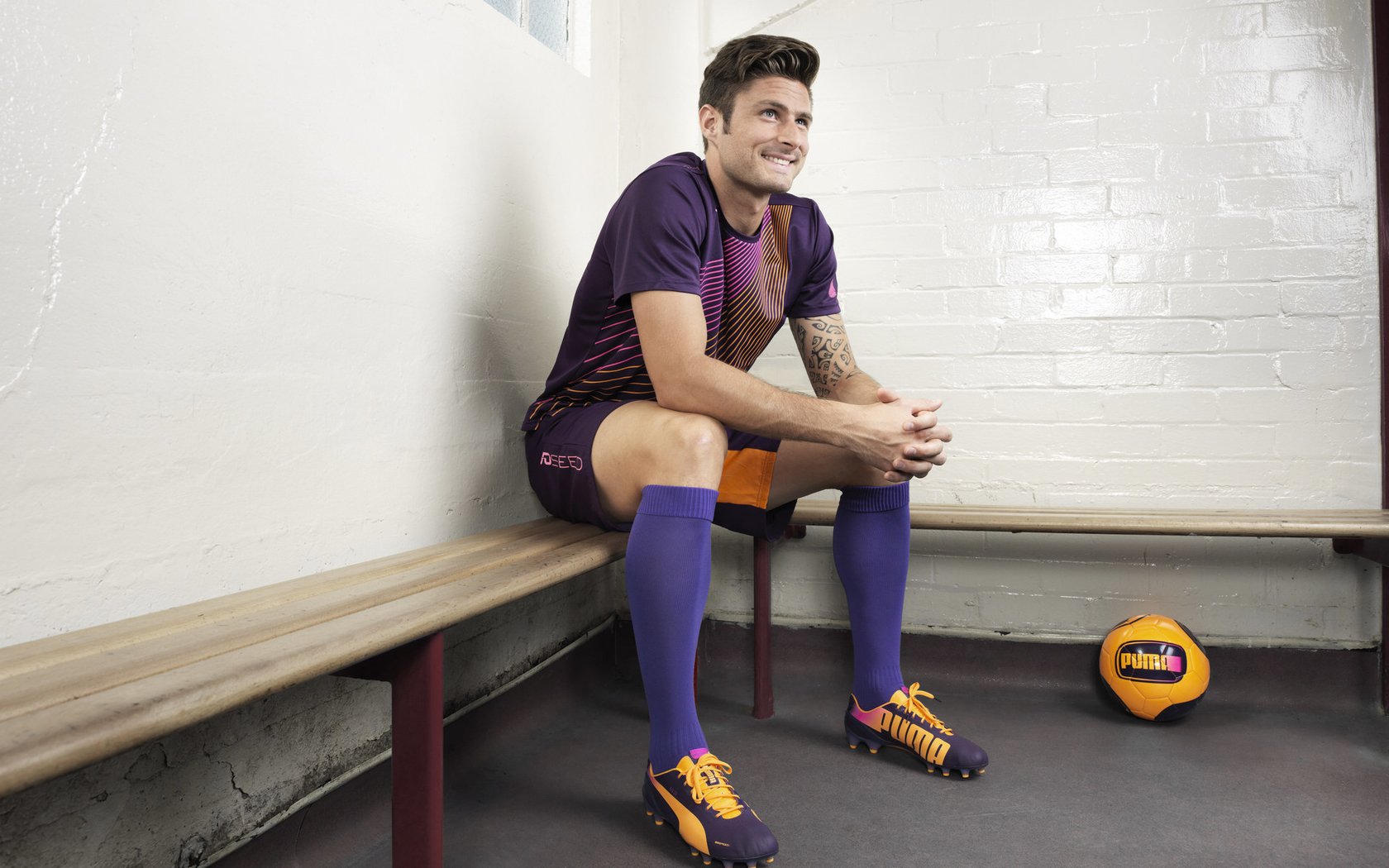 萨内节奏完全掌控，里昂踏平波兰，当足球成为一场精密的时间起义